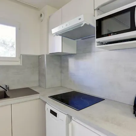 Appartement Hostnfly - Magnificent Apt With Swimming Pool And Tennis